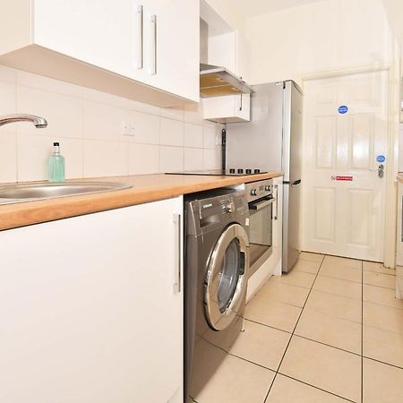 Townhouse @ 178 Ruskin Road Крю Екстериор снимка