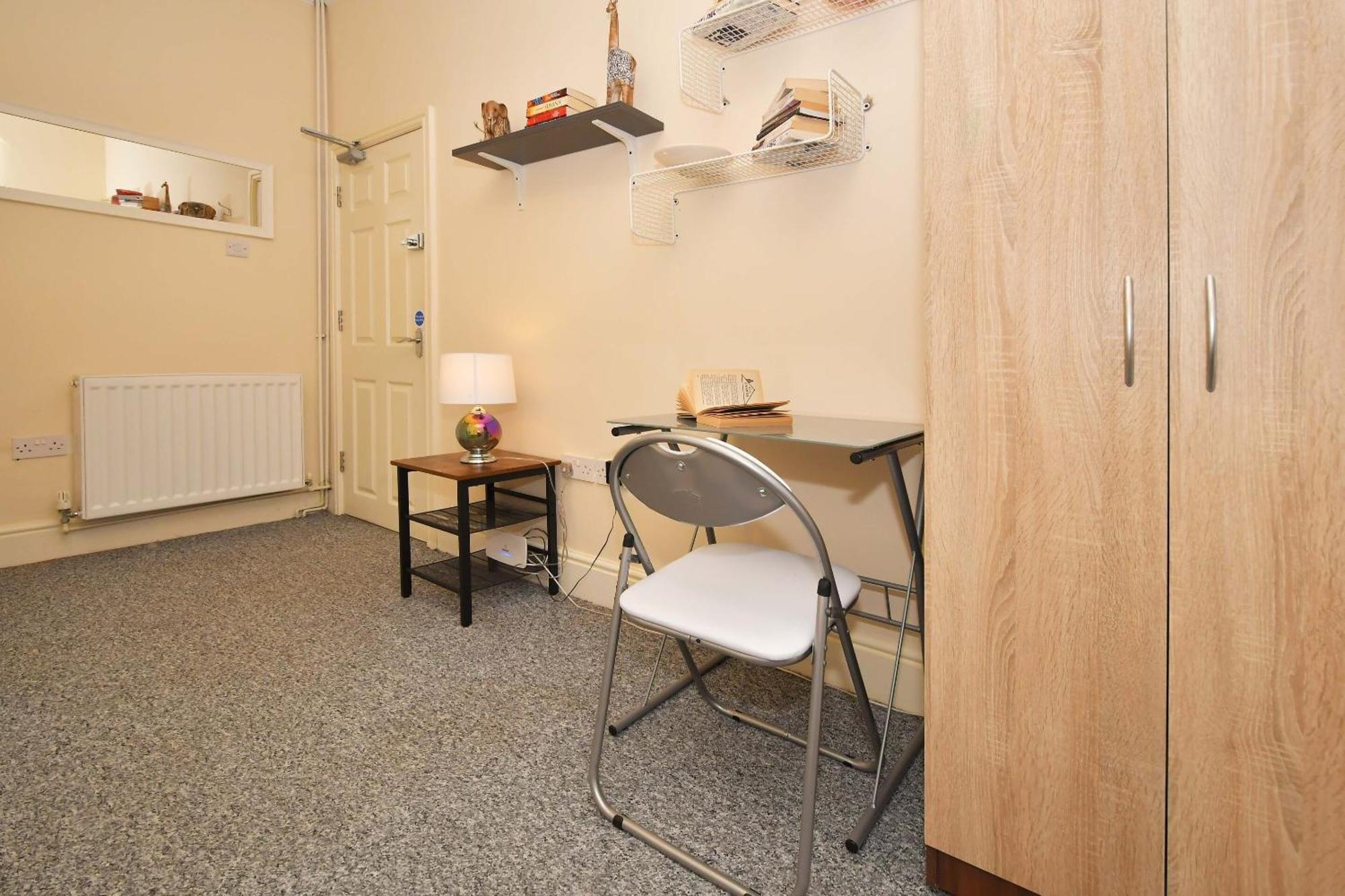 Townhouse @ 178 Ruskin Road Крю Екстериор снимка